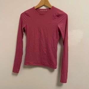 Abercrombie & Fitch Rose Long Sleeve Tee